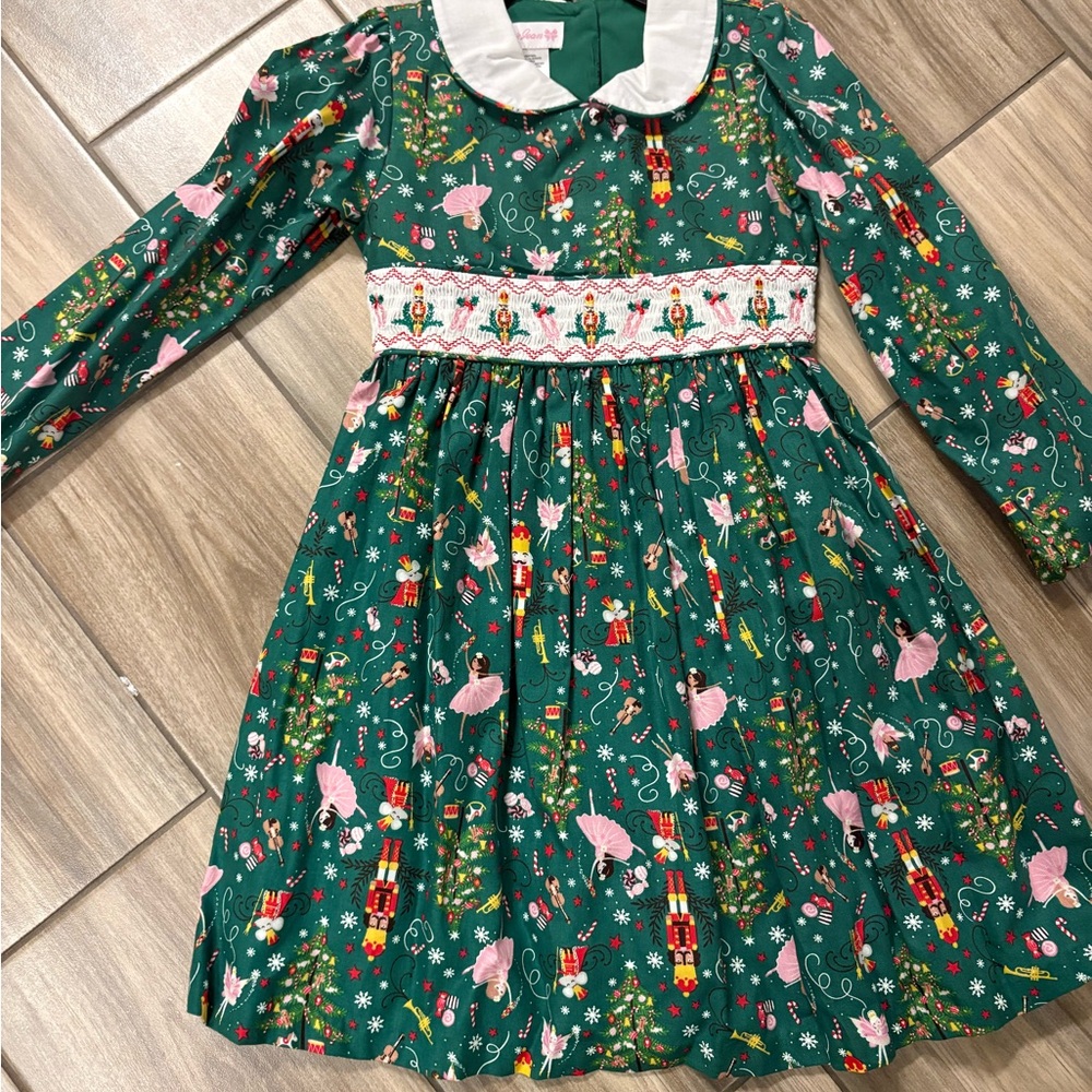 Green Holiday Nutcracker with White Collar